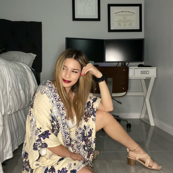 Welcome to my closet💕 - Picture 3 of 3